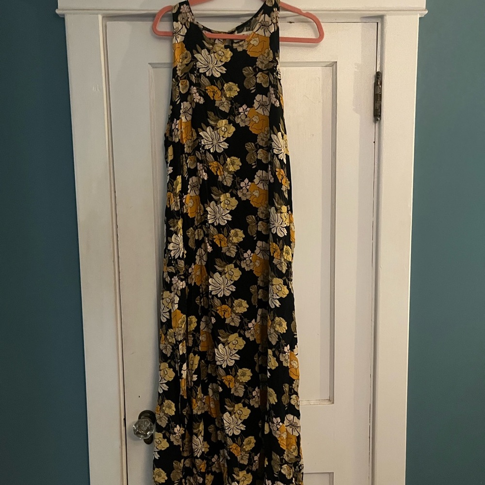 NATURAL LIFE Floral Maxi Dress in Black and Yellow